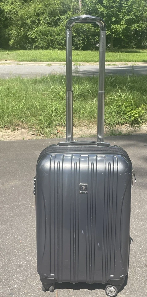 DELSEY Paris Helium Aero Hardside Expandable Luggage With 8 Spinner Wheels - Image 4 of 4