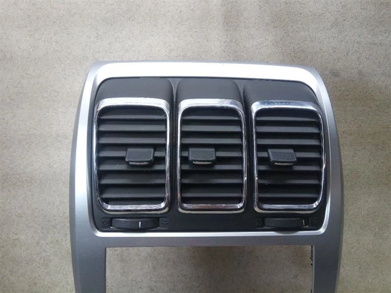 Control de temperatura climático 20917131 con bisel y rejillas de ventilación para 07-12 GMC ACADIA F166 Foto 2 de 4