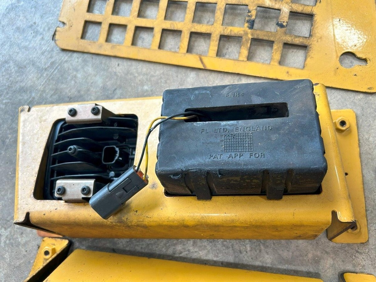 299D2 Rear Light assemblies Cat 611-8341 487-1739 512-3963