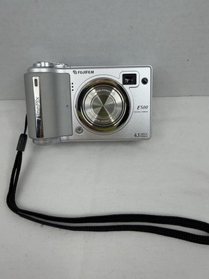Fujifilm FinePix E500 4.1MP Digital Camera Silver Original Box. No SD Card