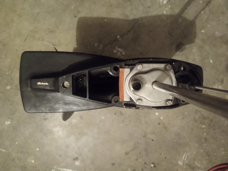 50 ELPT 4 tiempos Mercury 40-50 HP fueraborda unidad inferior caja de cambios hélice de acero inoxidable Foto 4 de 4