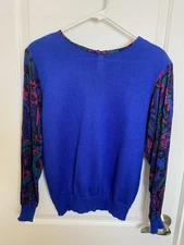 Vintage tumbleweeds 1980s women’s large royal blue sweater Floral Sleeve