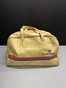 Vintage United Airlines Travel Bag – 1970s Retro Airline Memorabilia