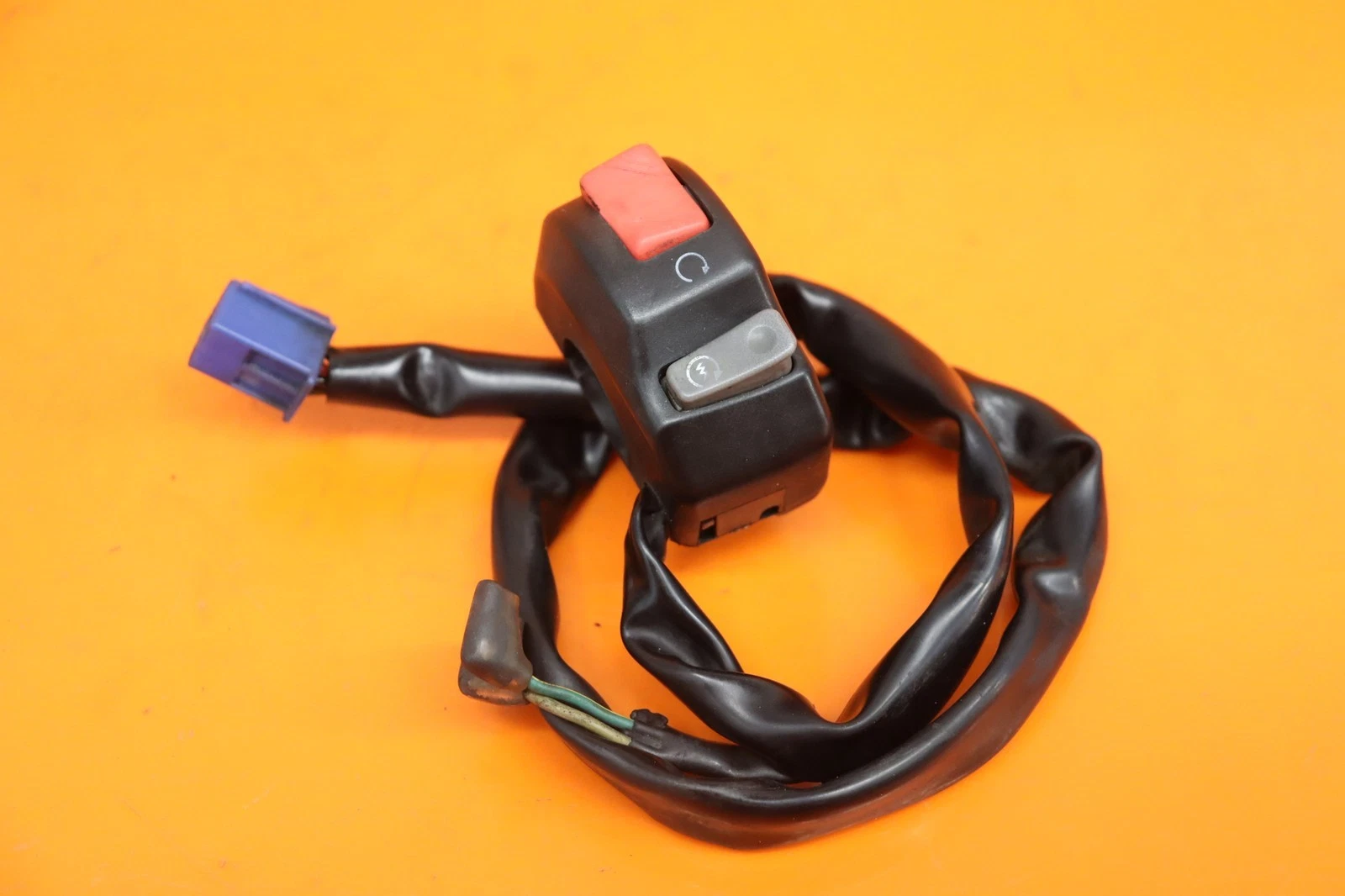 2002-2003 YAMAHA YZF R1 OEM RIGHT CLIP ON HANDLE KILL OFF START SWITCH SWITCHES