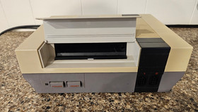 Nintendo NES-001 Console W/ Gray Zapper, Controller & 8 Games LOT