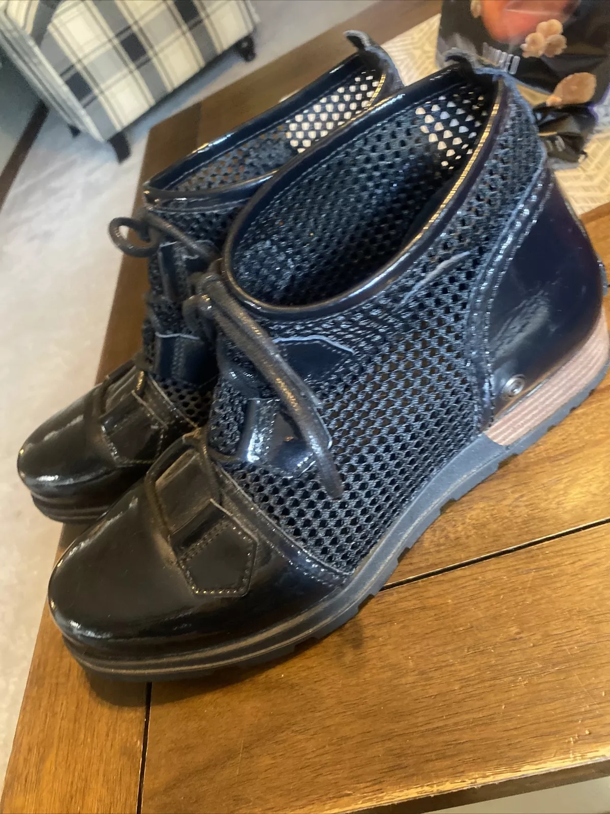 sorel major lace patent mesh ankle booties lace up logo boots
