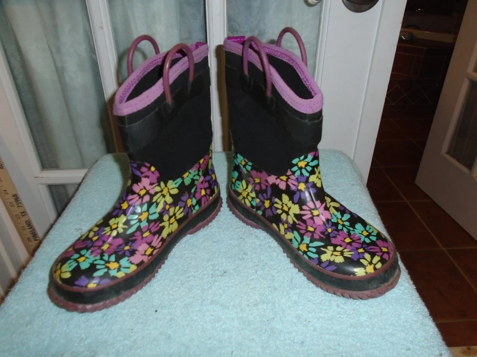Western Chief Kids Cold Rated Neoprene Rain/Snow Boot Daisy Shower size 1 - Image 2 of 4
