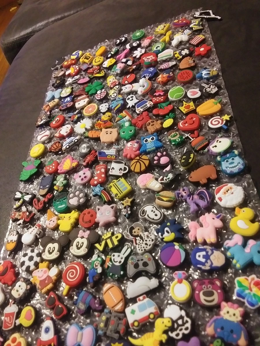 Cool croc deals charms