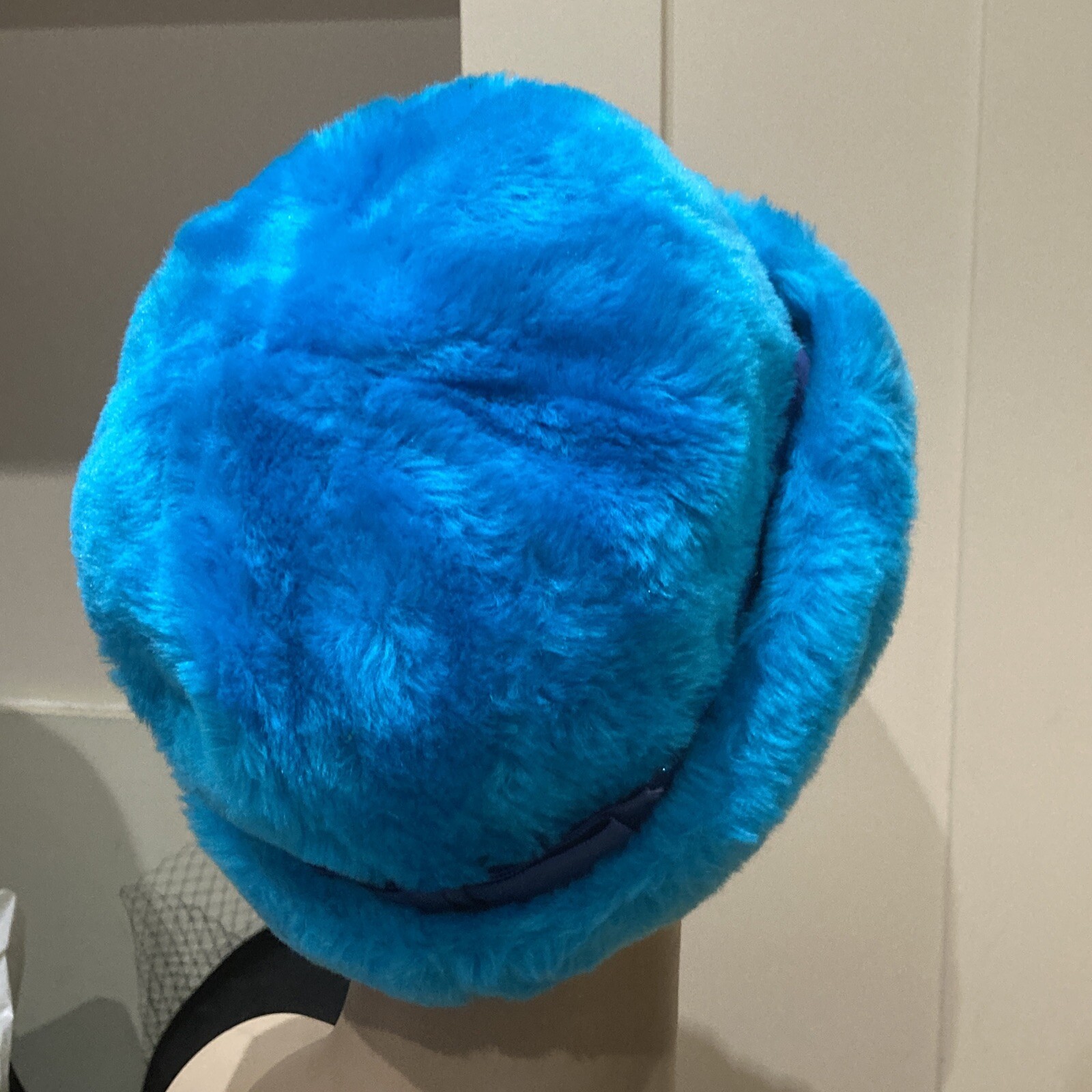 Vintage 1960s/Early 1970s Turquoise Faux Fur Hat, Size Medium 5