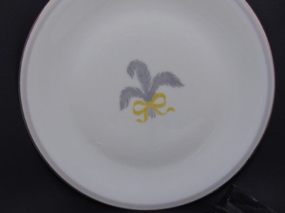 Pirkenhammer PIR2 Set of 5~7+'' Luncheon Plates Fleu de Lis Feathers Greta 2