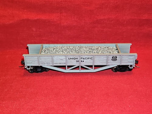 Coche góndola Athearn HO Union Pacific Maintenance Of Way con carga # 3064 | Zustand: Used