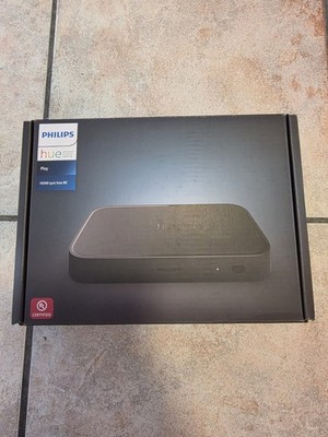 Philips Hue Play HDMI Sync Box 8K HDMI 2.1 4K 120Hz 8K 60Hz w/ Original Box