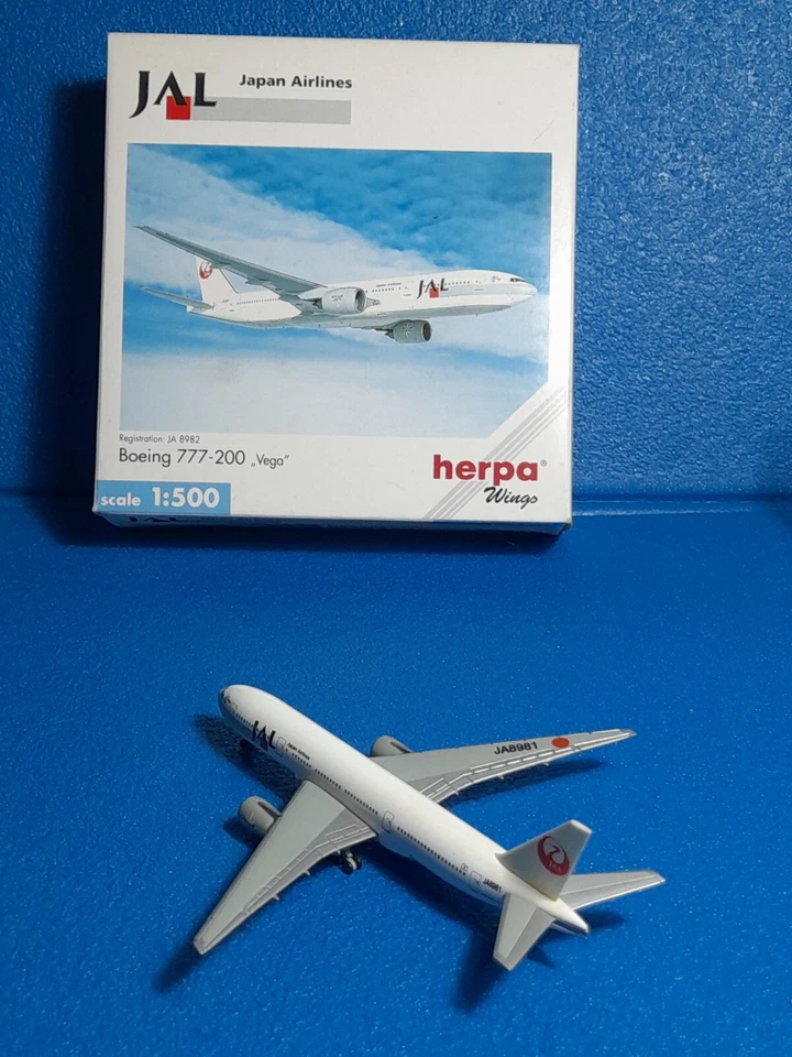 Herpa 1:500 - Boeing 777-200 Vega - JAL Japan Airlines - JA8982 - Immagine 4 di 4