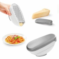 Universalreibe Mit BehäLter & Deckel KäSereibe Handreibe KäSehobel 3 In 1 Reibe