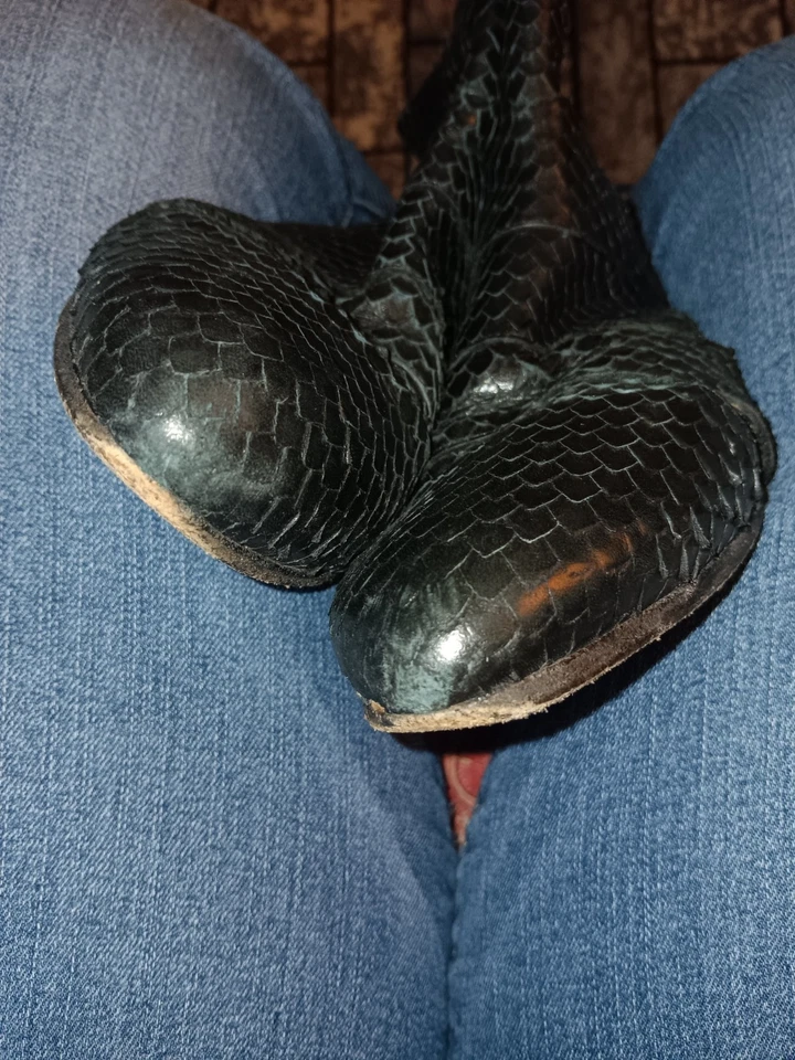 Botines FIDJI Genuinos Piel de Serpiente Negros Talla 12M 42 Hechos en Portugal Tacón Bajo Foto 4 de 4