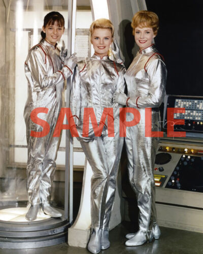 "Lost in Space Ladies" Science Fiction TV Show 8 X 10 Photo - Picture 1 of 1