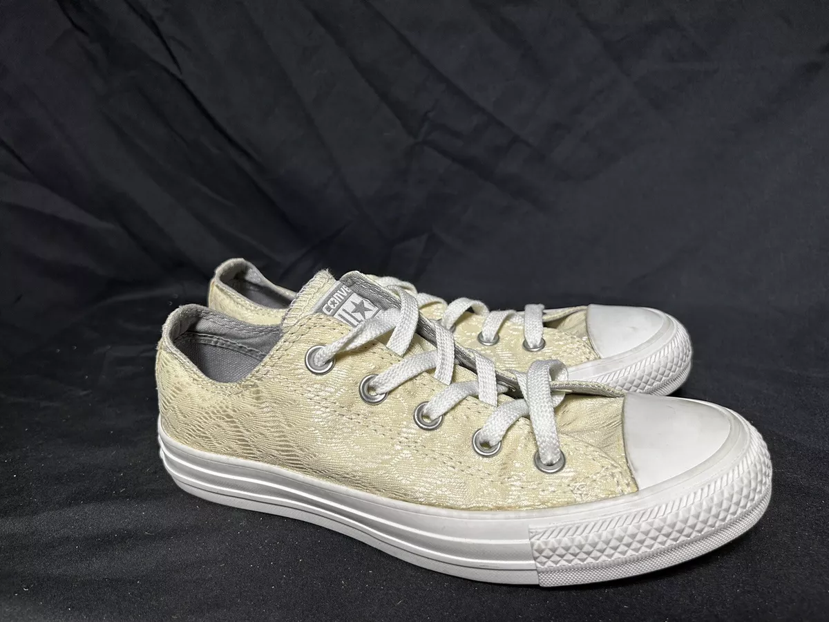 Cream clearance lace converse