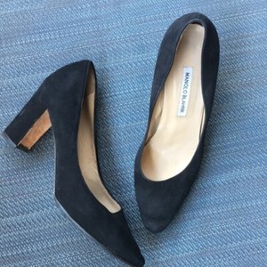 black block pumps