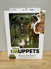 Diamond Select Disney The Muppets Fozzie and ...