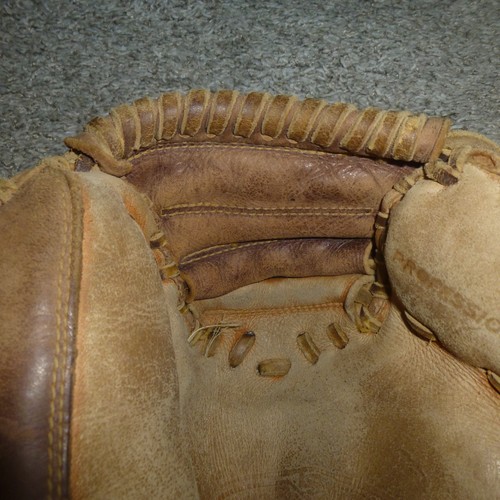 Vintage Louisville Slugger Omaha Pro Series OP14-BN Catchers Mitt 12" - Picture 8 of 17