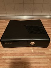 Microsoft Xbox 360 S - Model 1439 - 4GB - Mat...
