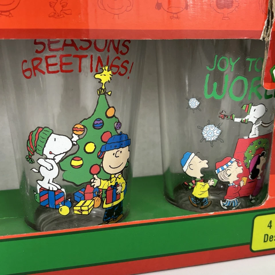 Juego de 4 vasos PEANUTS 16 OZ Snoopy Charlie Brown Navidad 2013 Nuevo Foto 2 de 4
