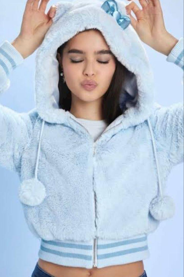 限定ハローキティ Forever21 コラボ　パーカー フェイクファージャケット Forever21 Hello Kitty Collaboration Fur Hoodie Jacket Size S