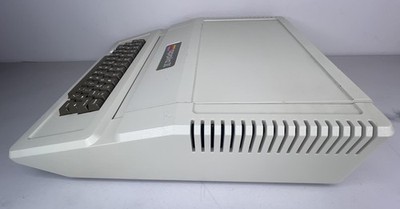 Apple II Plus コンピュータ MODEL NO. A2S1016 Apple II Plus Computer A2S1016 - Not Tested. Parts Or Repair Only