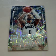 2024-25 Panini Donruss Optic Damian Lillard #20 Optic Parallel Milwaukee Bucks