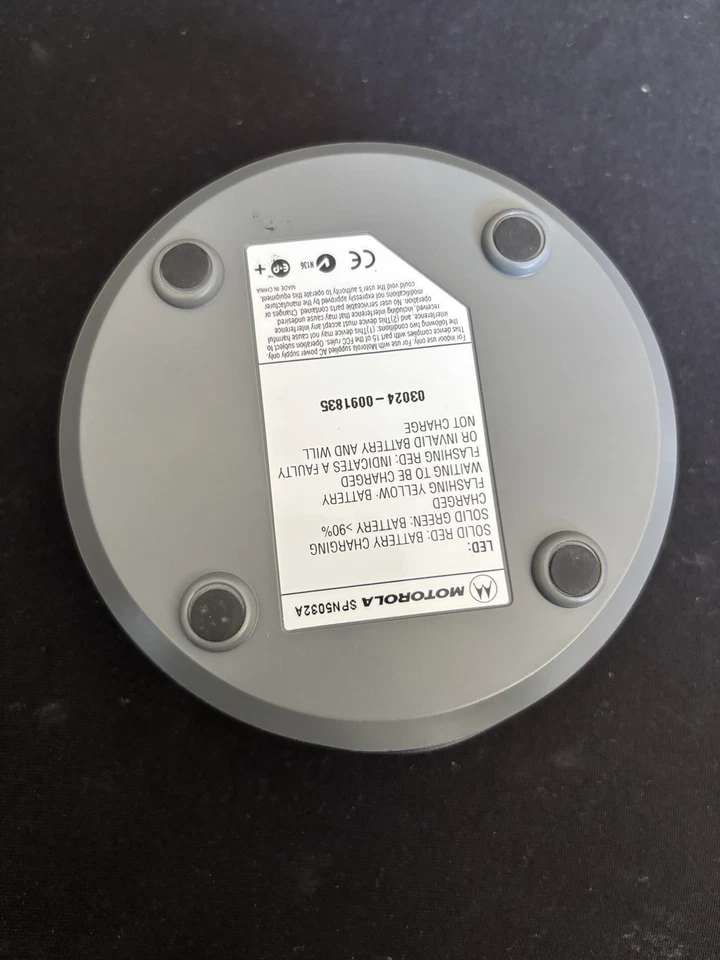 Motorola V60s Flip Phone Verizon Silver Antenna Parts Or Repair PW Locked - Image 4 of 4