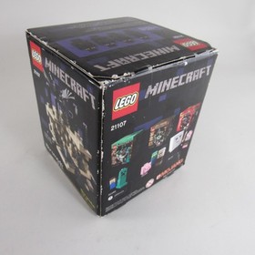 Lego Minecraft Micro World The End 21107 440 Pieces Retired
