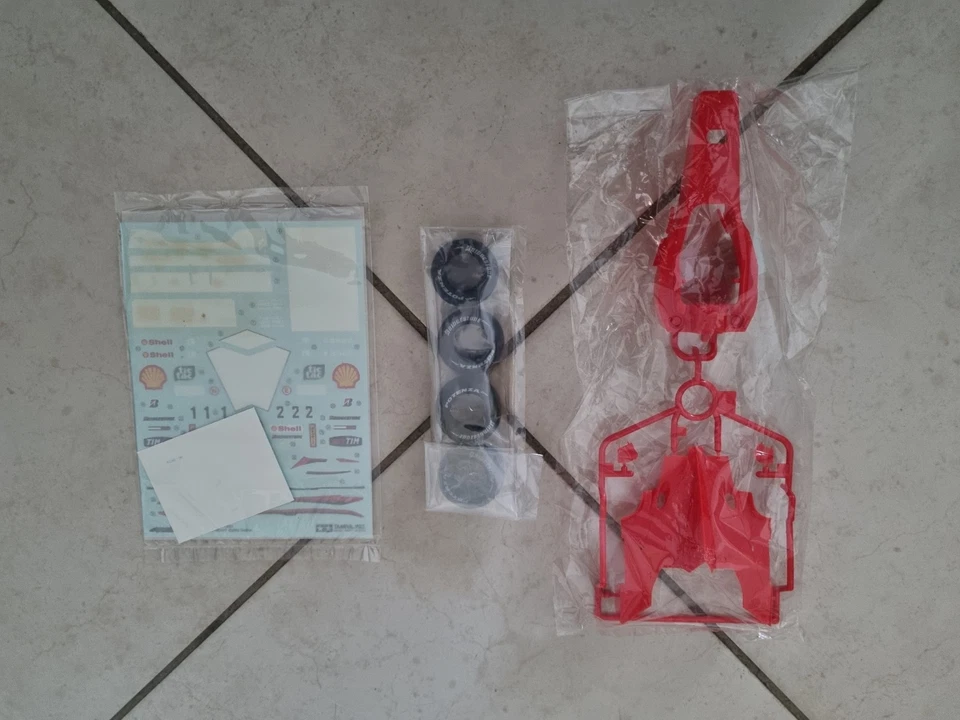 Ferrari F 2001 Tamiya 1/20 - Immagine 3 di 4