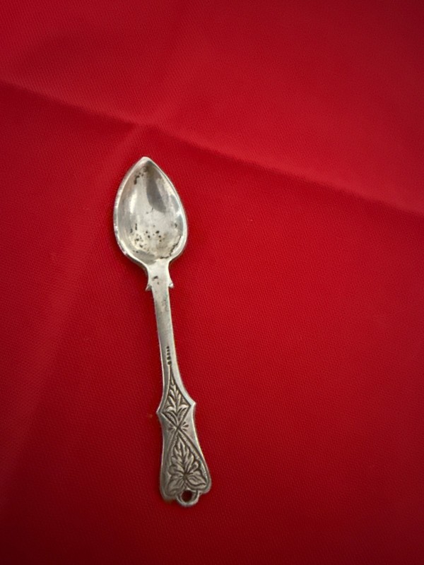 US Silver  Early century STERLING silver Spoon for salt or pepper  4.44 g