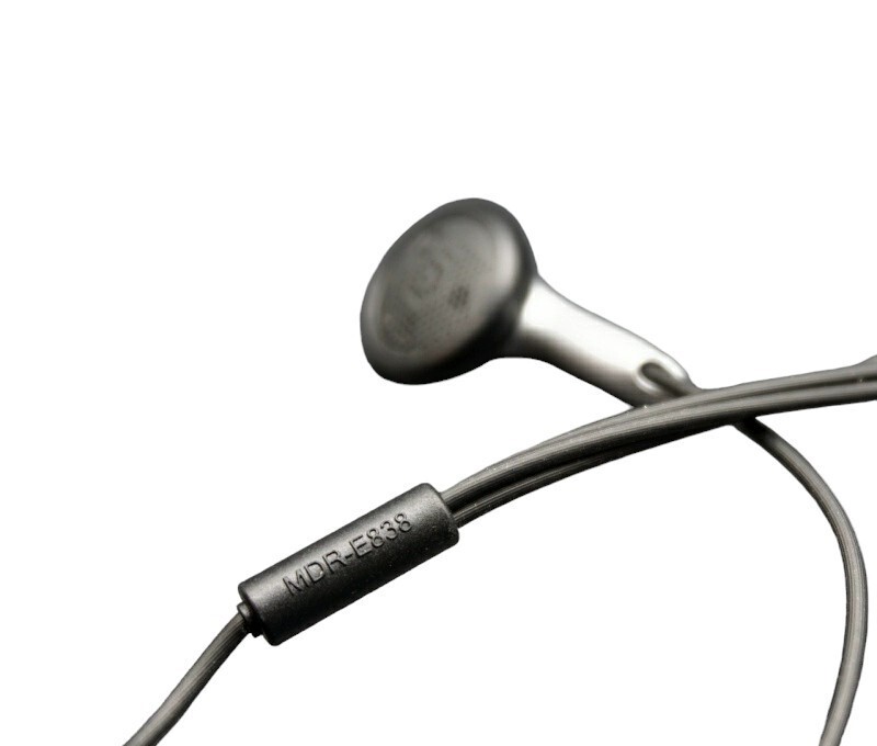 ソニー　ステレオイヤーレシーバー　MDR-E838 SONY Classic MDR-E838 LP In-ear Stereo Earbuds Headphones