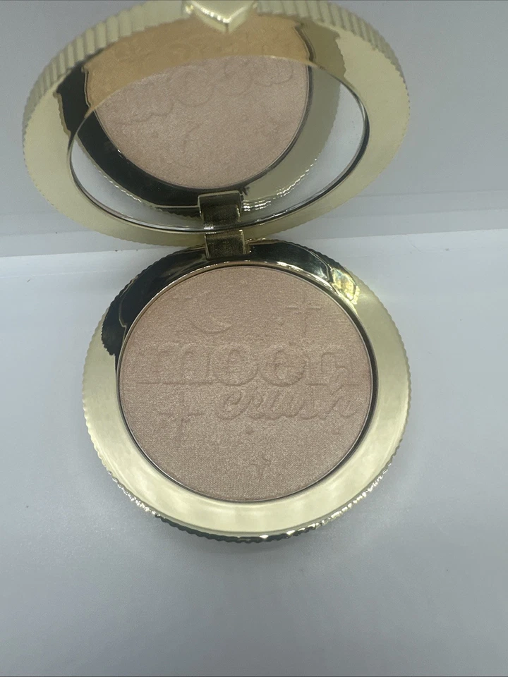 Too Faced Moon Crush Multi-Use Powder Highlighter Shooting Star Champagne - Image 2 of 3