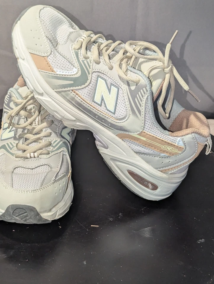 New Balance Zapatos Para Hombres 7.5 530 NB Beige Blanco Unisex Estilo de Vida Informal Tenis Foto 2 de 4
