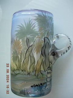 Erwin Eisch Studioglas Becher Elefant handbemalt signiert 1996 Frauenau Unikat ?