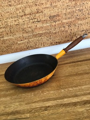 LE CREUSET # 28 Enamel Cast Iron Skillet Fry Pan Yellow Wood Handle 11'' FRANCE