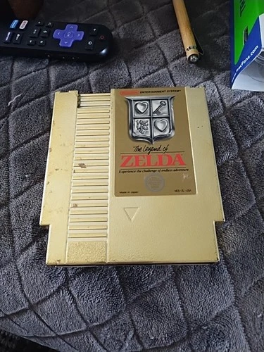 Legend of Zelda (Nintendo, NES, 1988) 3 Screw Gold Cartridge