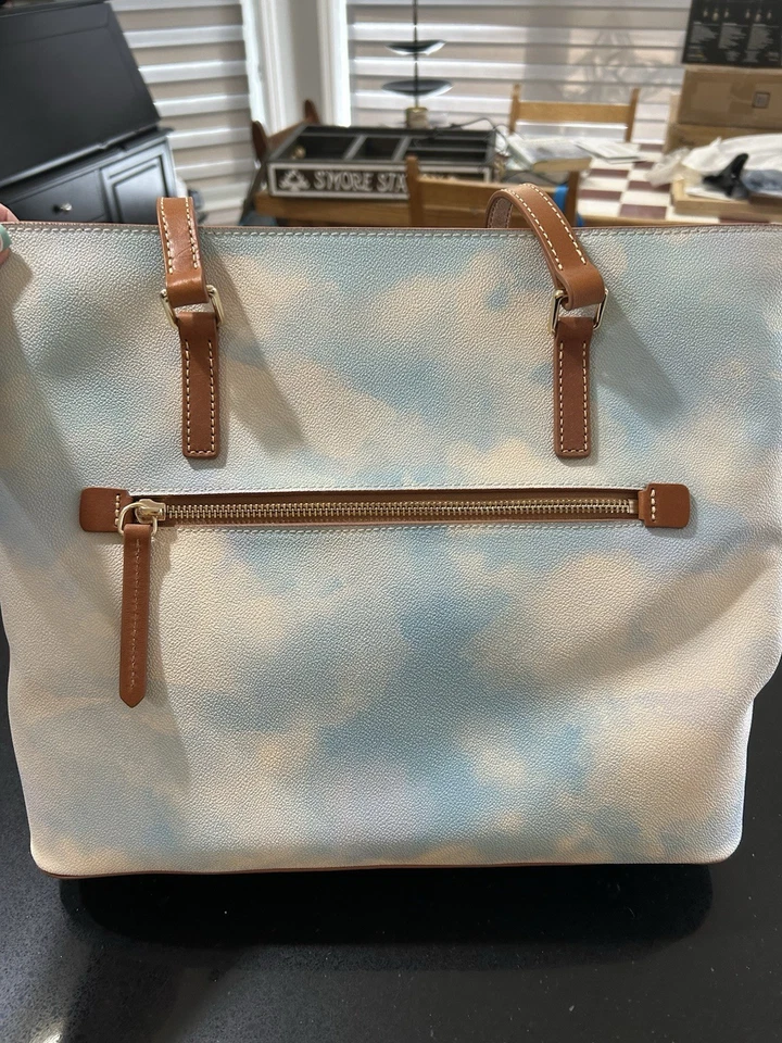 Bolso de Mano Disney World 50 Aniversario Castillo Dooney & Bourke 2021 Nuevo Foto 2 de 4