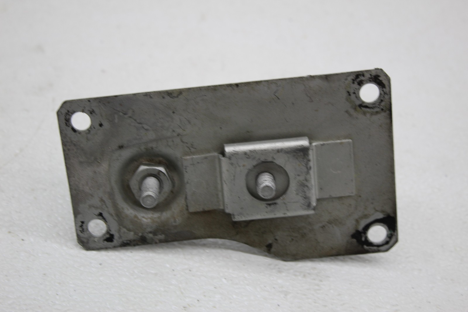 99-01 FERRARI 456 M RIGHT HOOD LATCH COMPRESSOR SPRING MOUNT