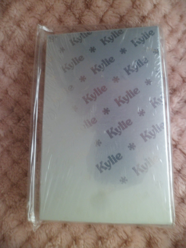 B/NEW & SEALED KYLIE MINOGUE ALBUM GOLDEN SILVER LIMITED CHRISTMAS EDITION - Picture 3 of 4