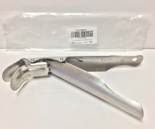 Stainless Steel BBQ Grill Grate Lifter Gripper Anti-Hot Plate Pan Clamp Clip