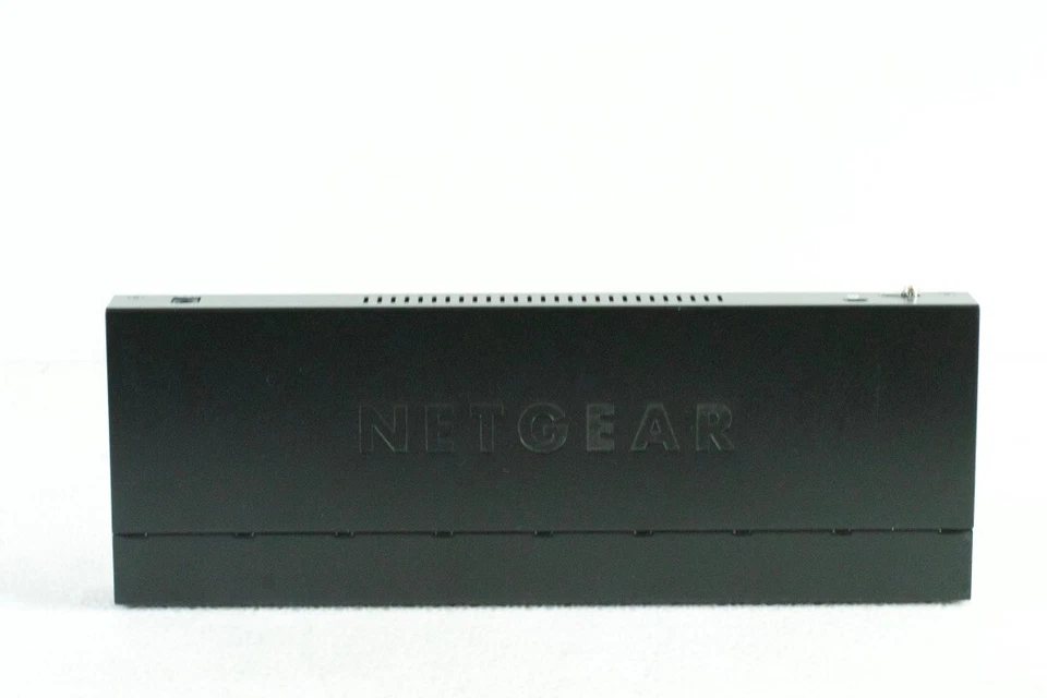 NETGEAR 16-Port Gigabit Ethernet Unmanaged Switch (GS316) L693 - Image 3 of 4