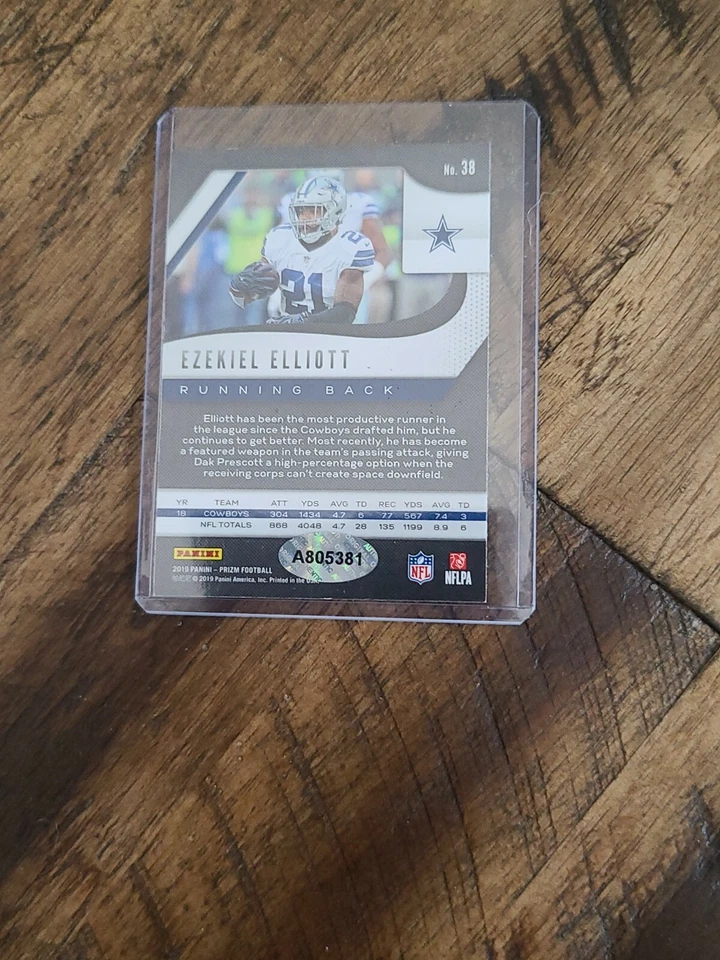 2019 Panini Ezekiel Elliott autographed Sports Card - Image 3 of 4