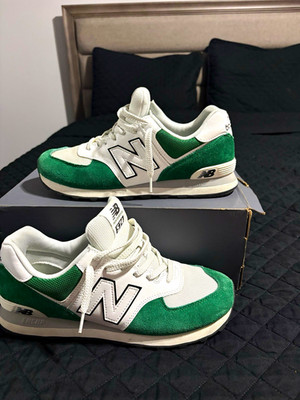 New Balance 574 Men's Low Top Lace Up Athletic Sneaker Green/White Colorblock