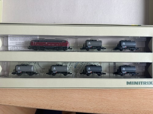 Minitrix 11030 - BR 216 001 "Lollo" mit 6 VTG-Kesselwg., DB, Epoche IV - NEU+OVP | Zustand: Neu