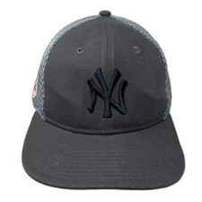 New York Yankees MLB New Era 9FIFTY Trucker Hat Gray Blue OS Snapback Side Patch