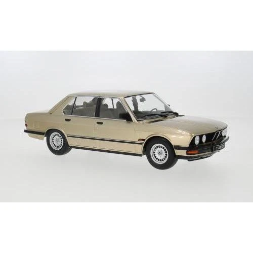 1:18 IXO Bmw 520I (E28) Gold 1987 18CMC184.22 - Immagine 2 di 2