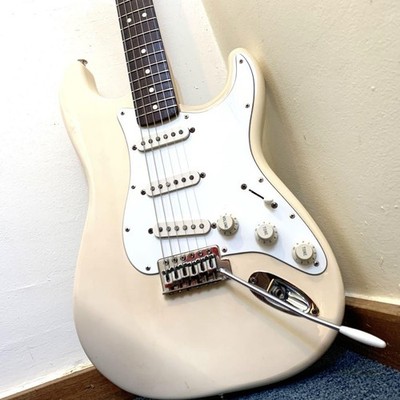 も*ょ様 Fender Mexico STRATOCASTER Fender Mexican White Stratocaster Electric Guitar | eBay